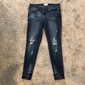 Jolt distressed jeans